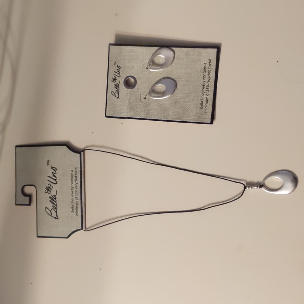 Bella Uno Matching Necklace and Earrings